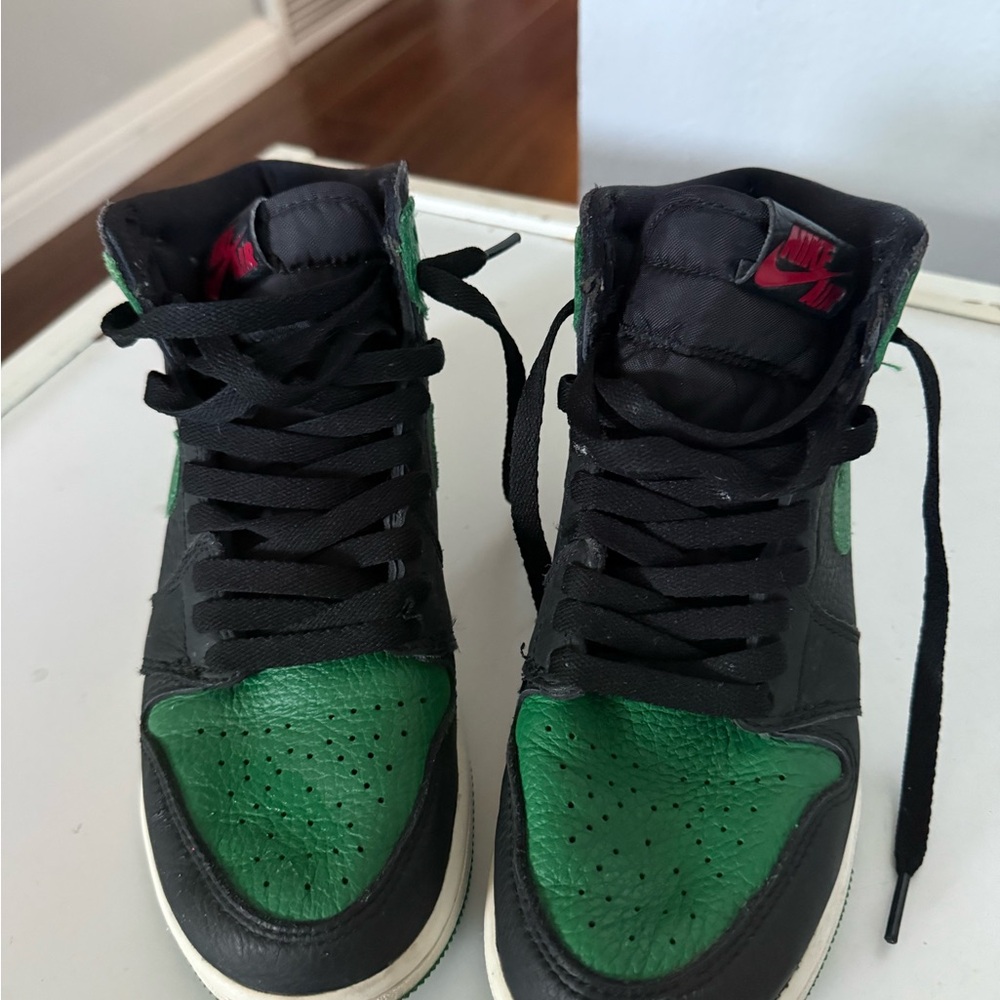 Jordan 1s green & black